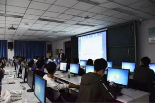 计算机技术培训 与你同行，共赴卓越